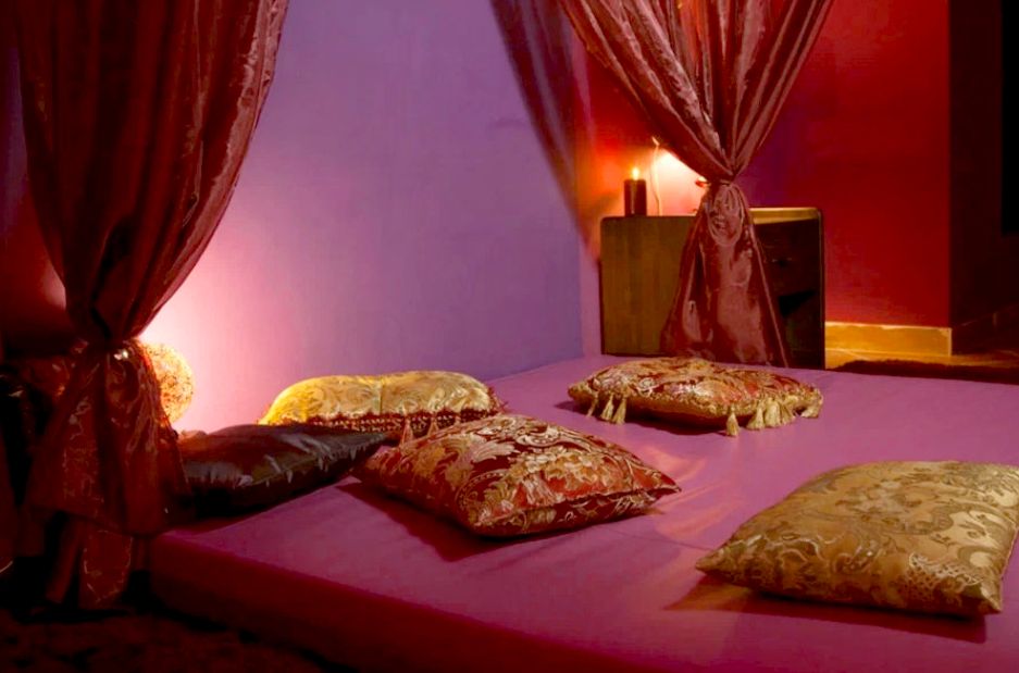 Interior 5